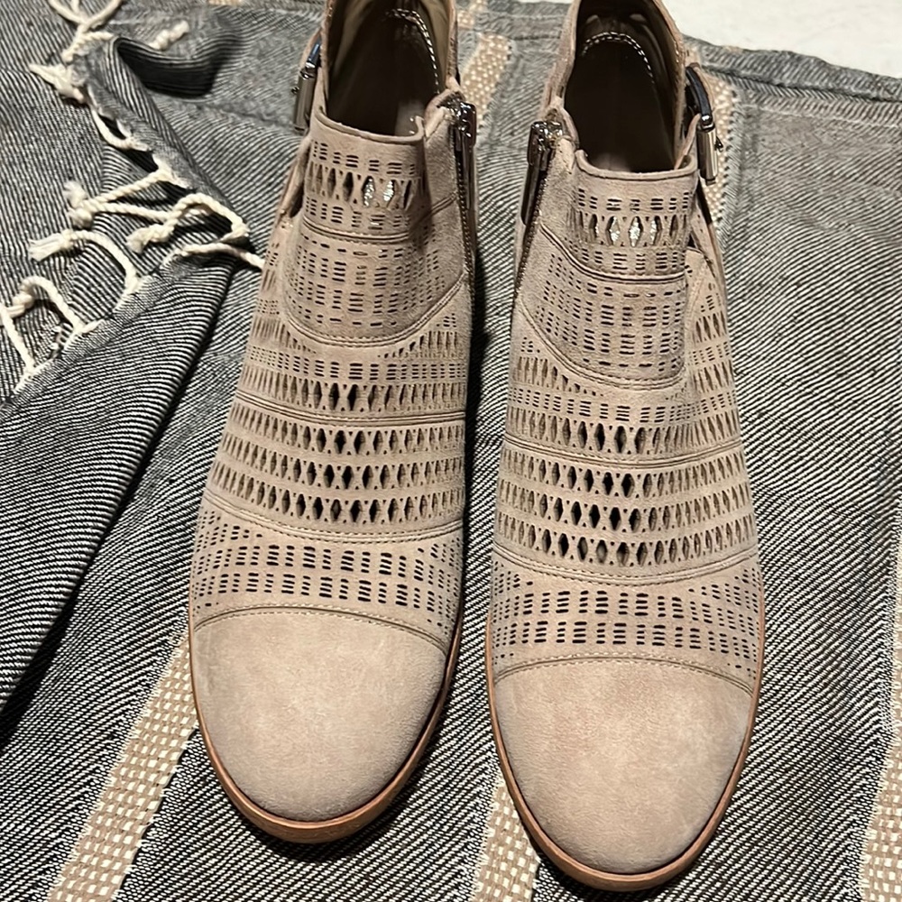 Vince camuto